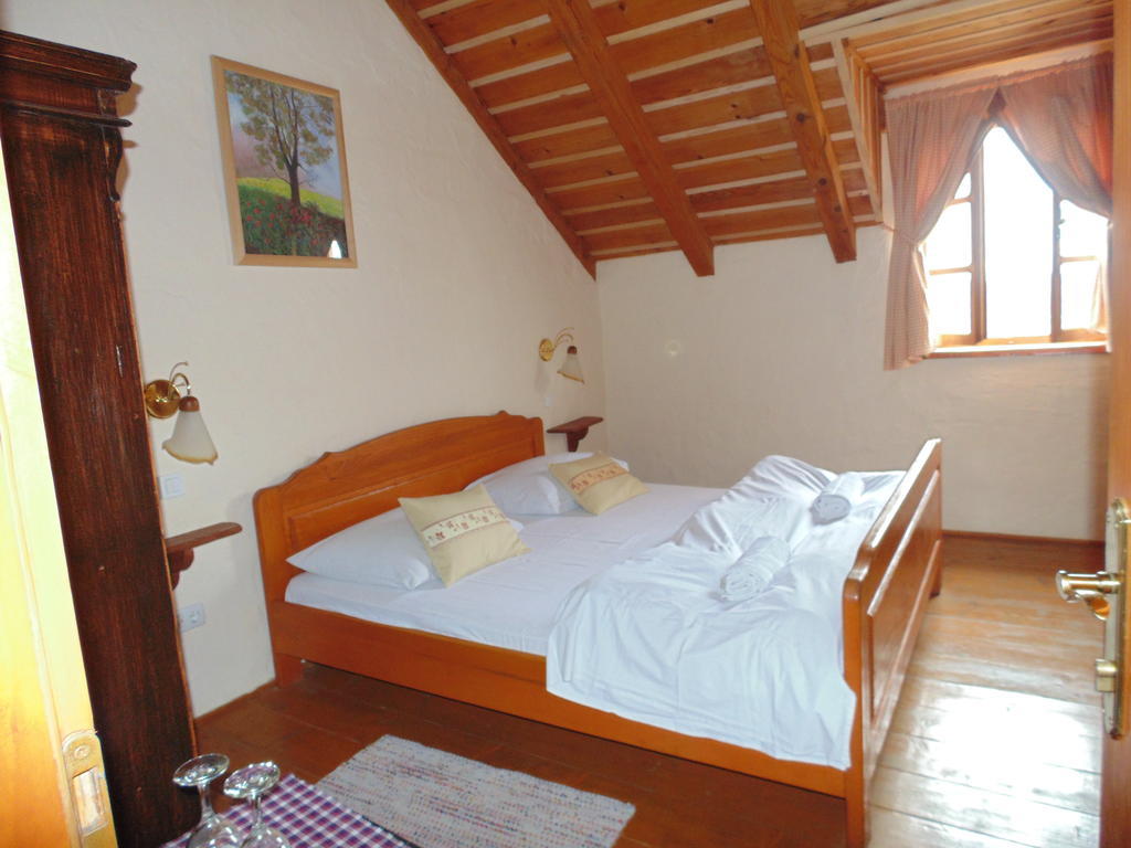 Guest House Kozjak Sveti Kriz Zacretje Exterior photo