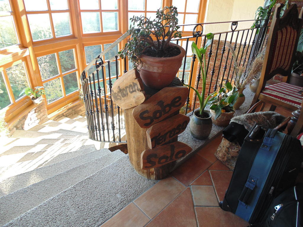 Guest House Kozjak Sveti Kriz Zacretje Exterior photo